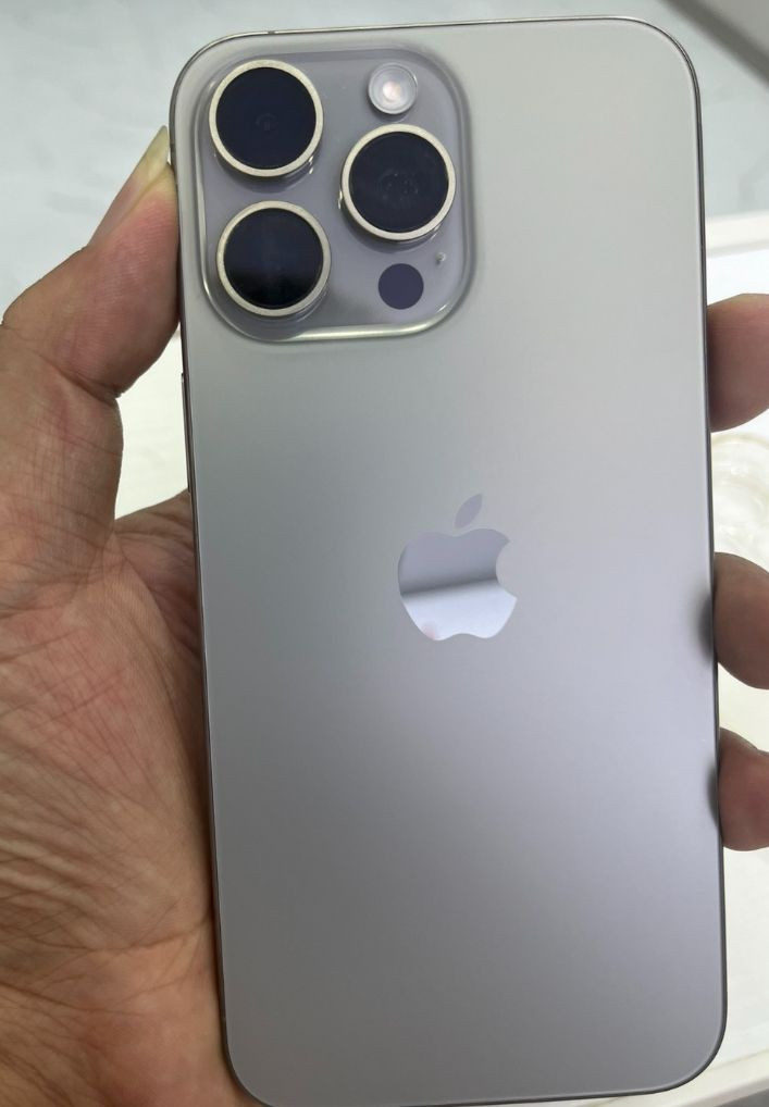 威尼斯下载：Mate60Pro和iPhone15Pro Max终极二选一! 粉丝买了后者!