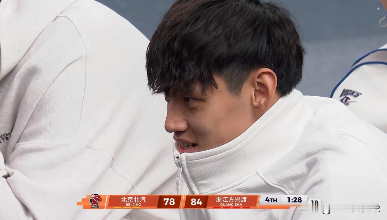 下面是一条关于北京北汽新星曾凡博的好消息！今天CBA官方更新了球员注册信息，让人