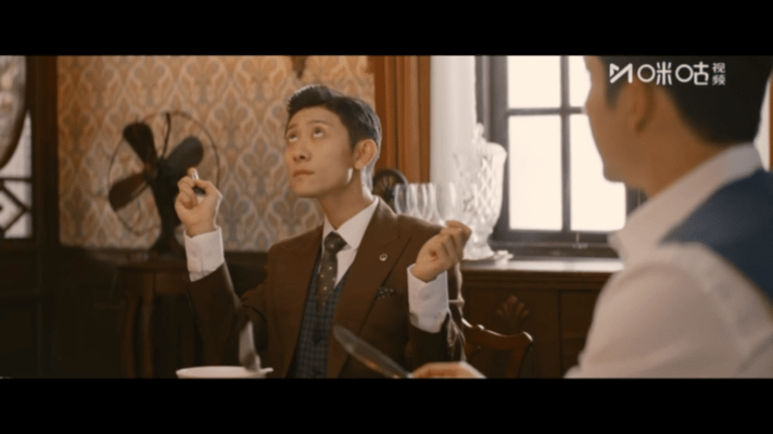 张一山把香水当花露水喷谁还没被《守护者们》里张一山的操作笑到！丁一误把顾仰山的香