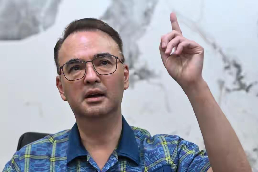 卡耶塔诺下“战书”了！近日，菲参议员卡耶塔诺向拉克森发起挑战，要求其结束每天无
