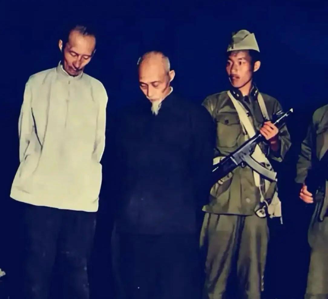 1957年，原国军上将衔的王缵绪企图偷渡至香港时，在深圳罗湖被边防战士抓获时的场