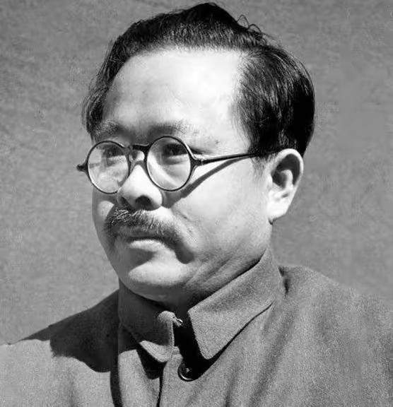 任弼时是“五大书记”之一，要论在党内的地位，只有朱德朱老总能跟他相比，其他九位元