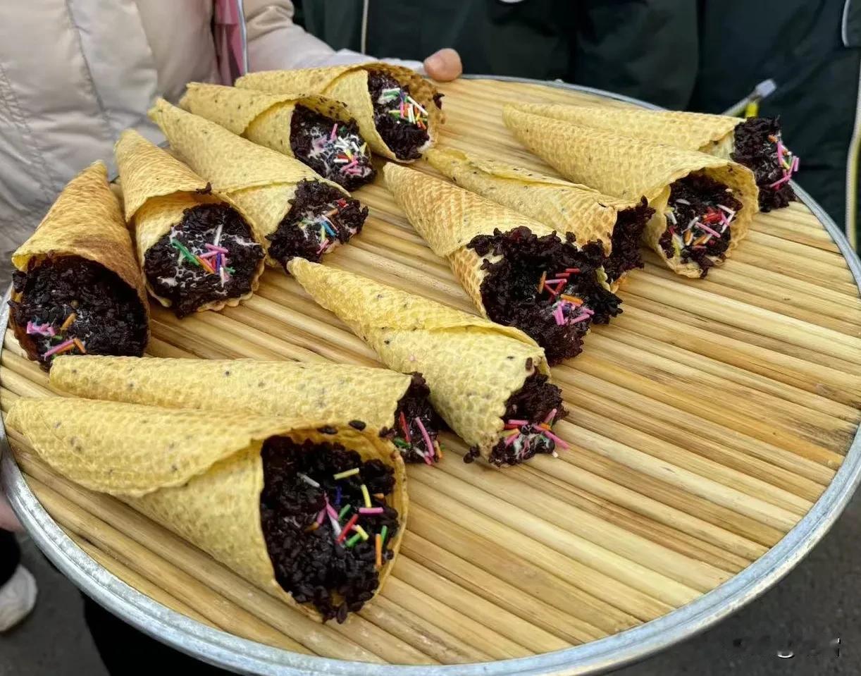 课外班老师们的爱意满溢，孩子们的幸福加倍她们真是贴心又用心。不仅午餐精心