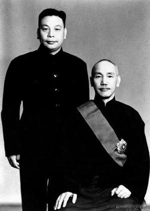 黄埔军校最牛的学生是谁最牛的无疑是陈赓。他和国共双方的高层关系都很特殊。陈赓在东