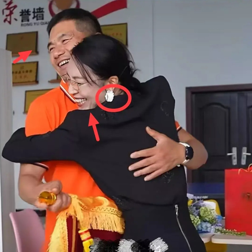 太感人了！掉入龙潭被救的孙女士登门感谢恩人，我问婆婆，为什么那么多人觉得她以后会
