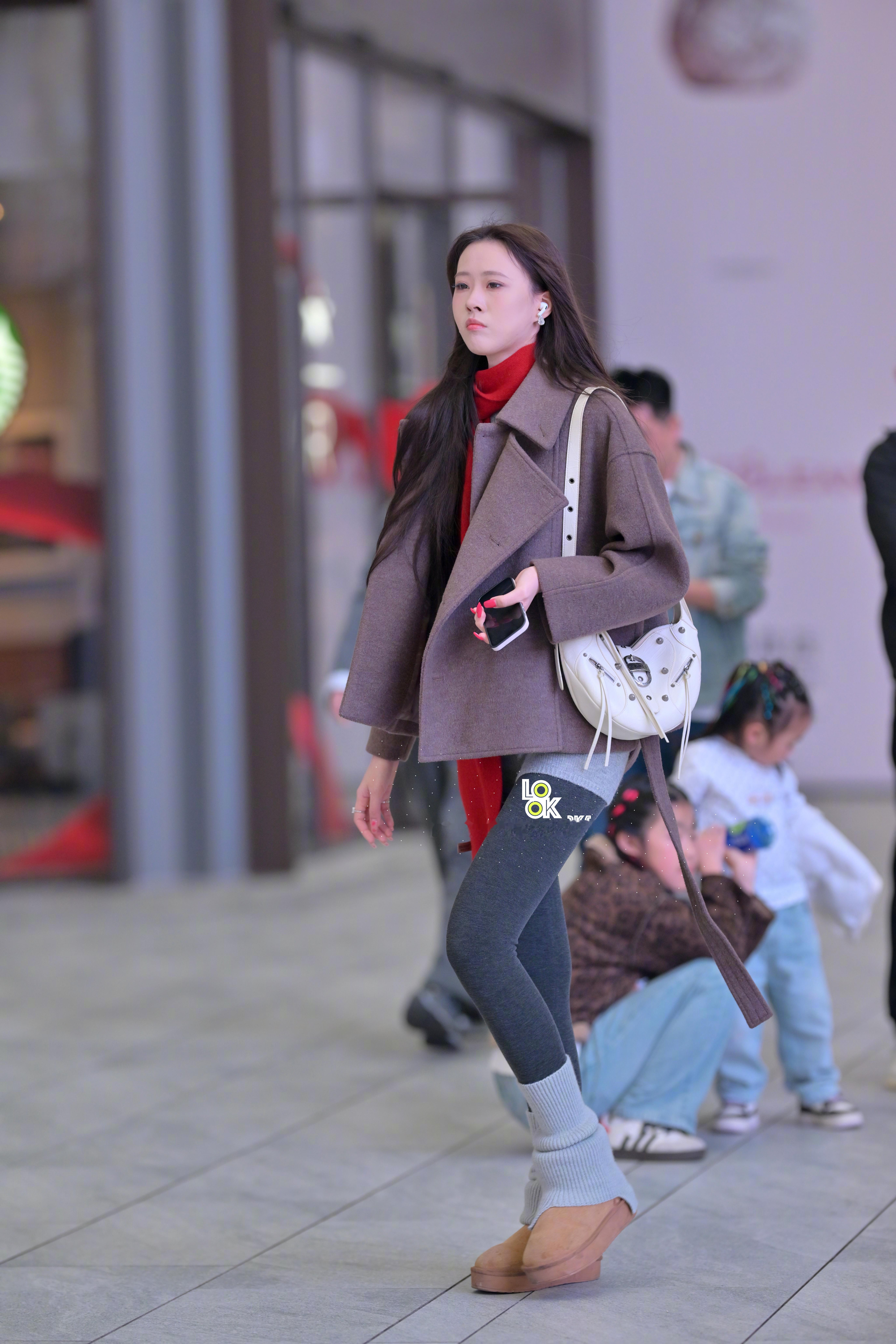 一整套穿搭颜色都很不错有层次感又温暖