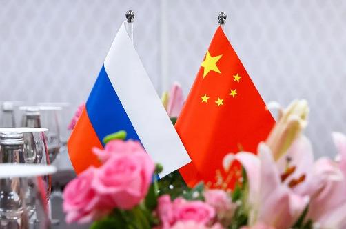 美媒终于回过味来了：中国这哪是买石油，分明是在给俄罗斯进行“大换血”。 麻烦