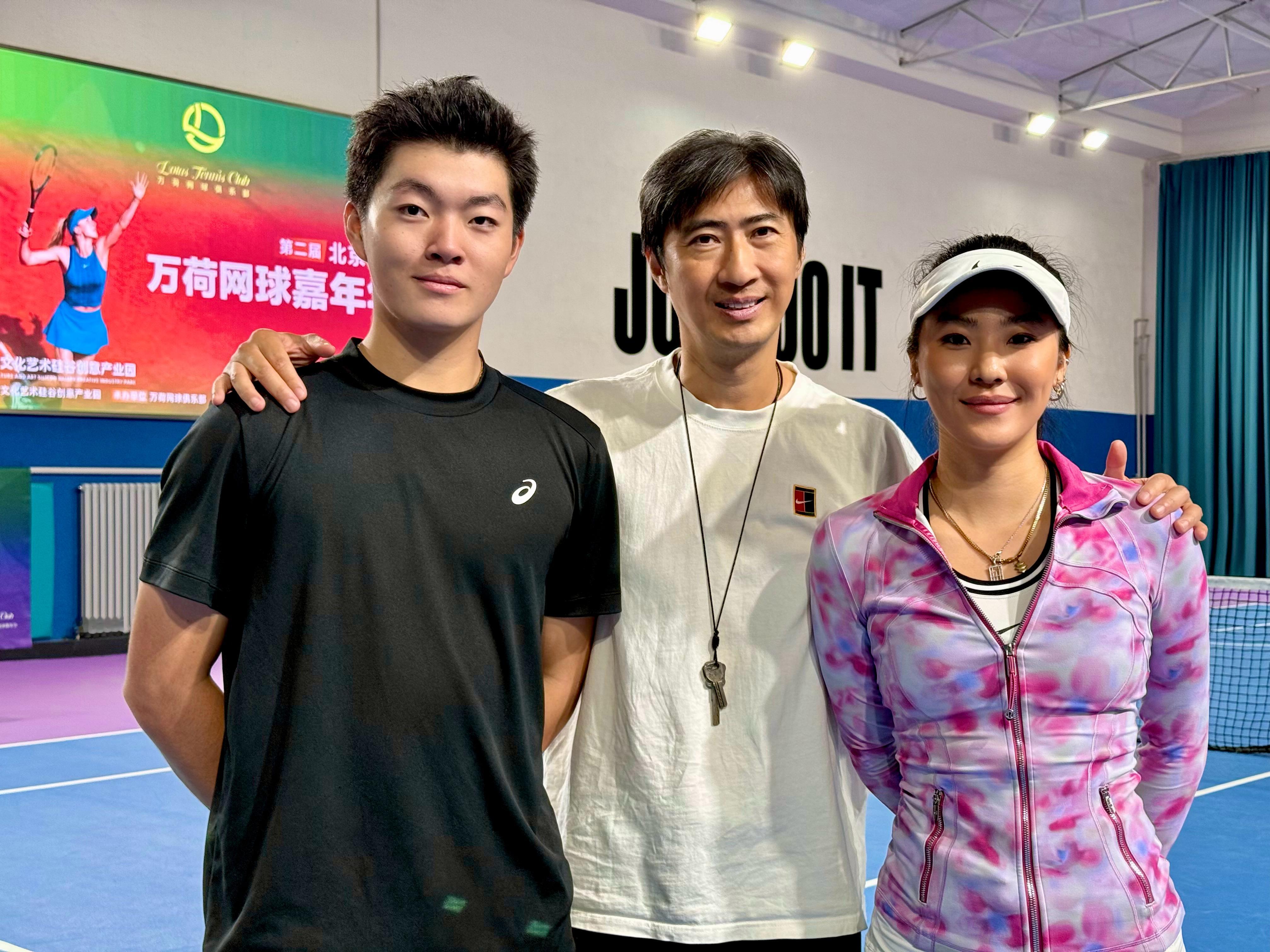 不过六年半的时光，但两个孩子却仿佛在一瞬间就长大了。图一是潘炜文和齐响在2020