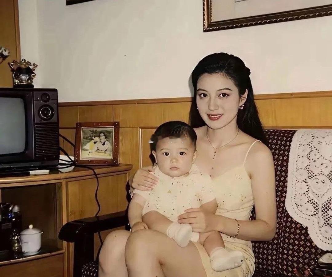 八十年代模样尚且出众，到了2000年观感便大打折扣