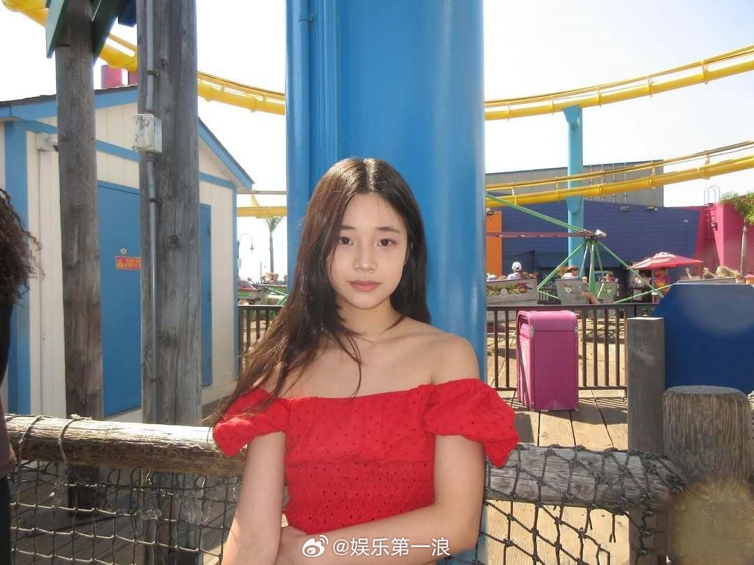 小S小女儿度假照小S小女儿度假照，漂亮哦！​​​