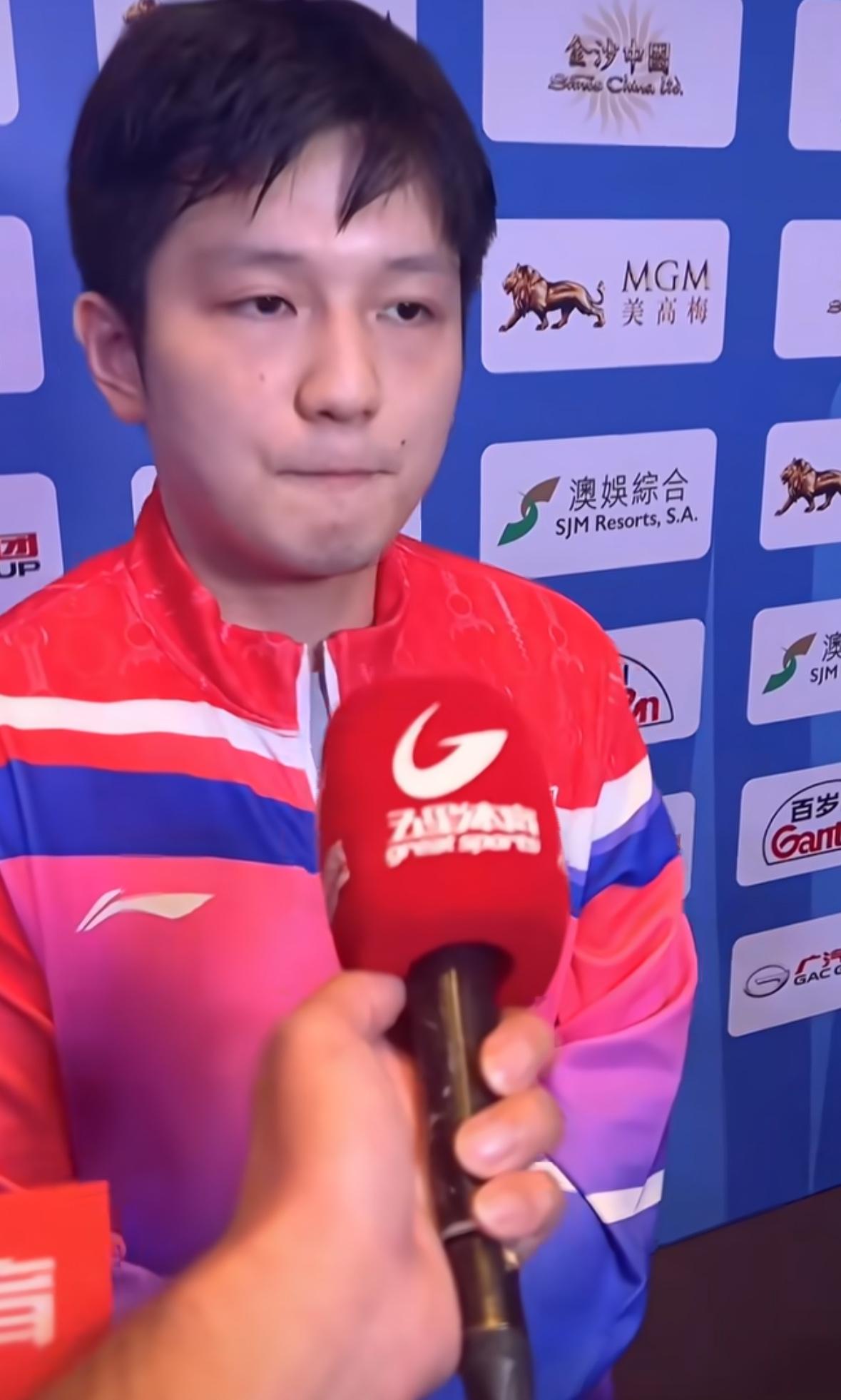 樊振东回应最后的庆祝动作——言之有物滴水不漏樊振东夺冠后的庆祝动作，是赛