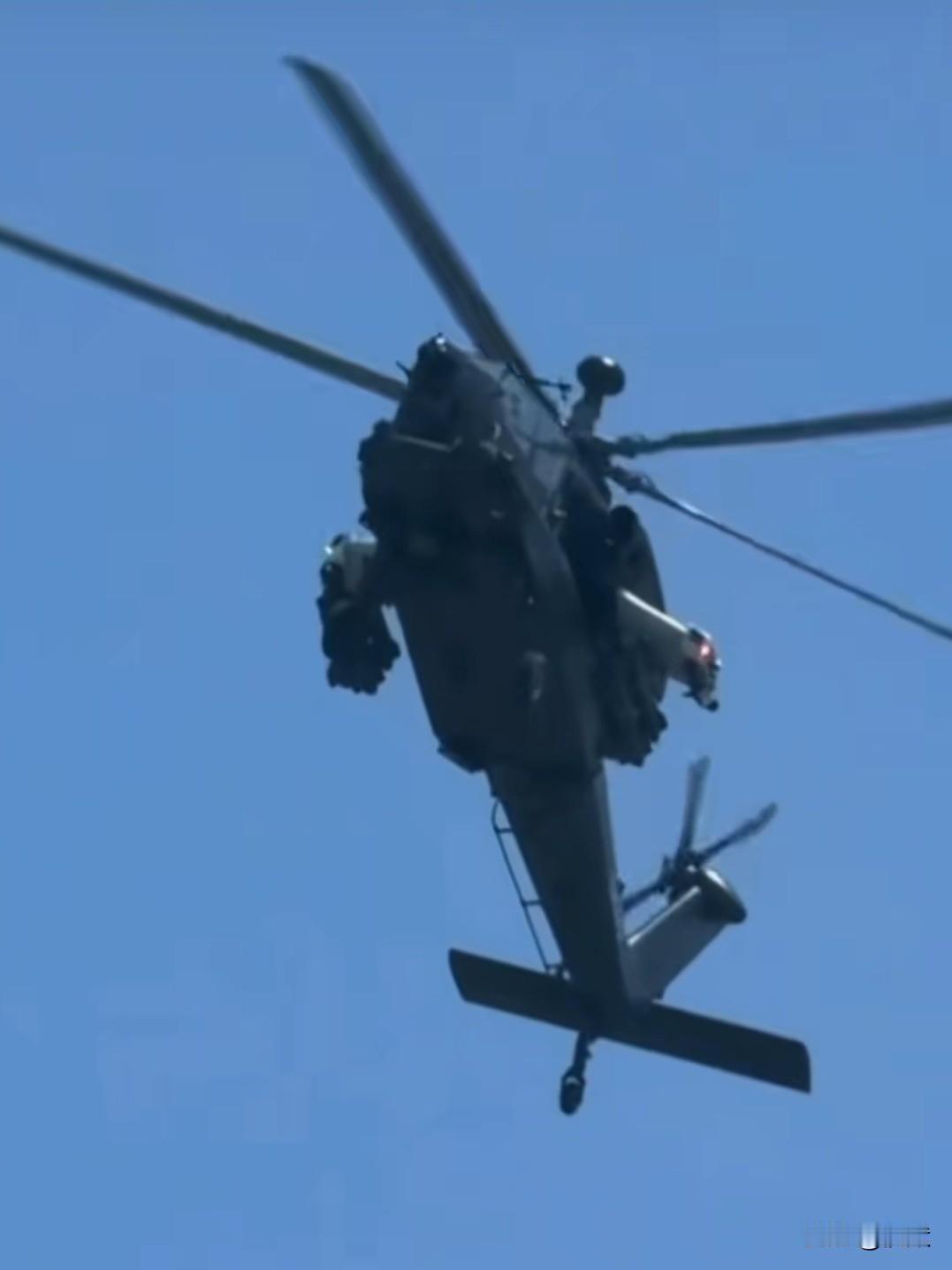 【重型武装直升机——大国标配！】重型武装直升机，具有机动性强、航程远、武器挂载量