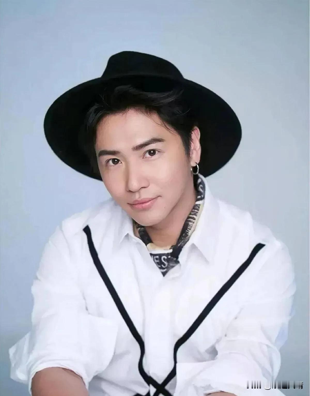 欧弟怒了！8月18日，许久没在内地露面的欧弟，突然十分严肃的发了一则辟谣声明，