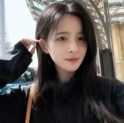 高管跟已婚女下属搞暧昧，聊天记录被老公发现，一气之下全发网上了。公司把高管开了，