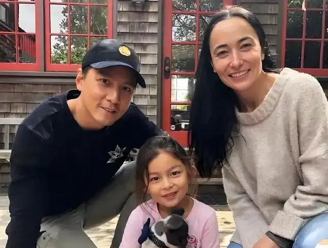 甜度超标！吴彦祖深夜撒狗粮为妻庆生，直言妻子骑马时美到窒息，还甜喊“最好的年华