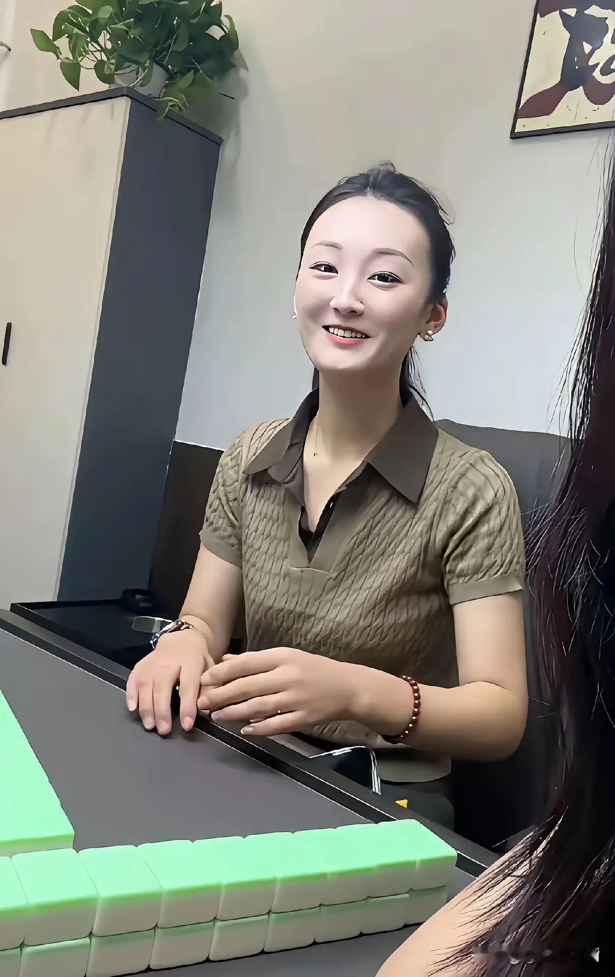 虽说鞋合不合脚，只有脚知道，可我还是想说一句，大衣哥朱之文前儿媳陈亚楠真是一手好