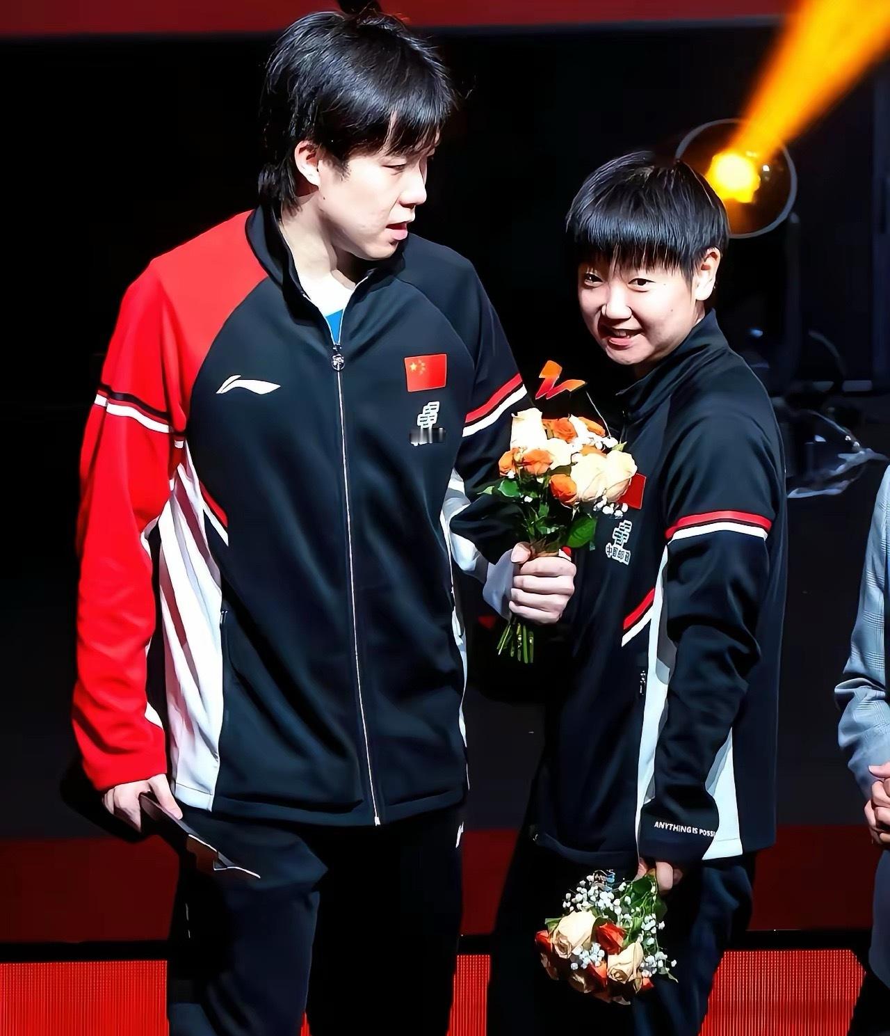 有时候我突然觉得，如果只把他俩之间定义成爱情太狭隘了！就看混双决赛楚钦这个表现，