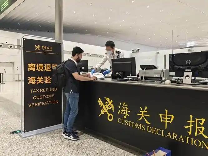 🌛很多人不明白，为什么国家突然放开签证让老外随便来了？其实，这是在下一步大