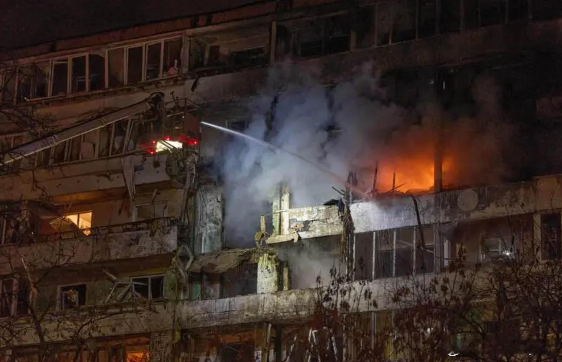 【乌克兰无人机借助AI提升战场打击能力】海外新鲜事俄乌冲突乌克兰无人机操作员梅