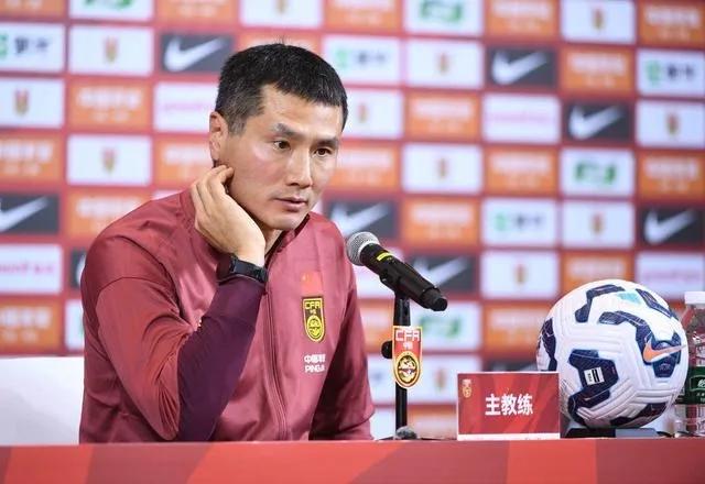 22岁算年轻？邵佳一狠话引爆国足争议！球迷炸锅了邵佳一彻底撕掉U23标签：“