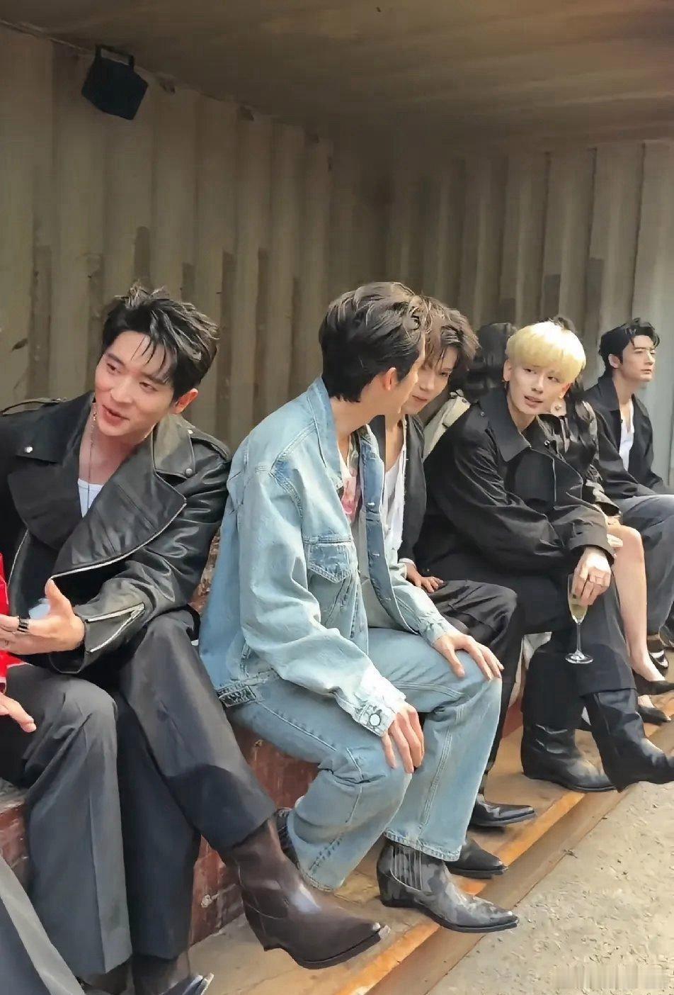 这是有钱人穿个高跟鞋干什么！！