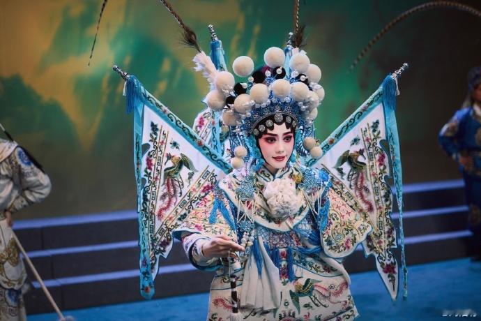 恭喜刘浩存新剧《主角》热度破30000啦，忆秦娥就是最棒的主角，刘浩存凭演技实力