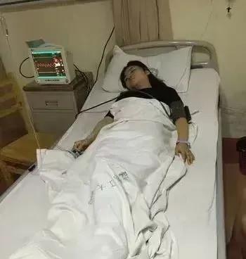 上次住院我没有告诉婆家兄弟姐妹，告诉他们回来三个姐姐一个哥哥，我三天下床不了估