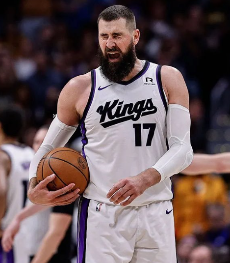 啊？刚换到掘金两天，瓦兰就不想在NBA打球了？目前说他接近和帕纳辛纳科斯签一
