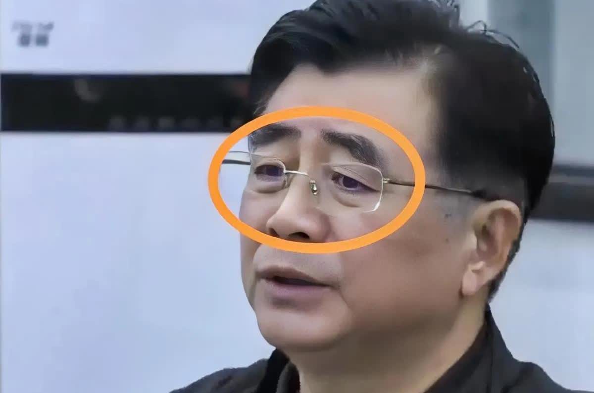 足协主协傻眼了！现在的球迷不但不好糊弄了，还对国足下了狠手，不去现场看球