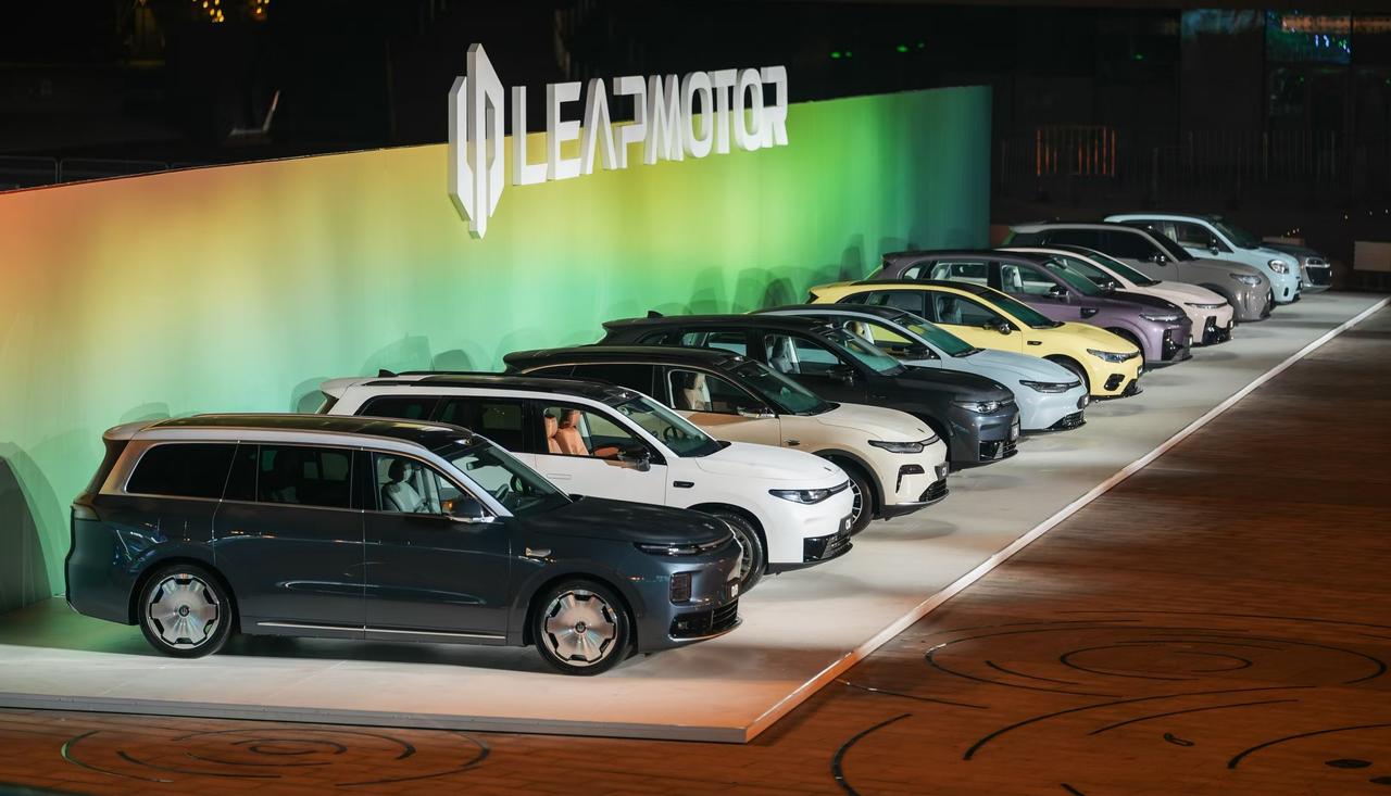 在零跑十周年发布会上，除了发布D19更加全面的信息以外，还带来了D平台第二款重磅