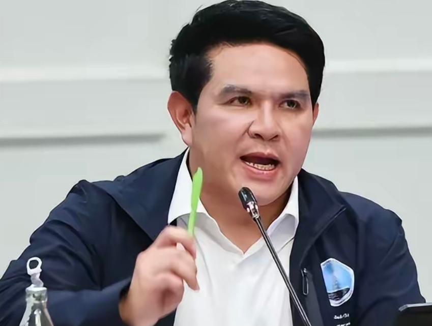 泰国部长这句话挺可笑的，他说：欢迎中国游客来消费，但是不欢迎中国游客拥有特权。
