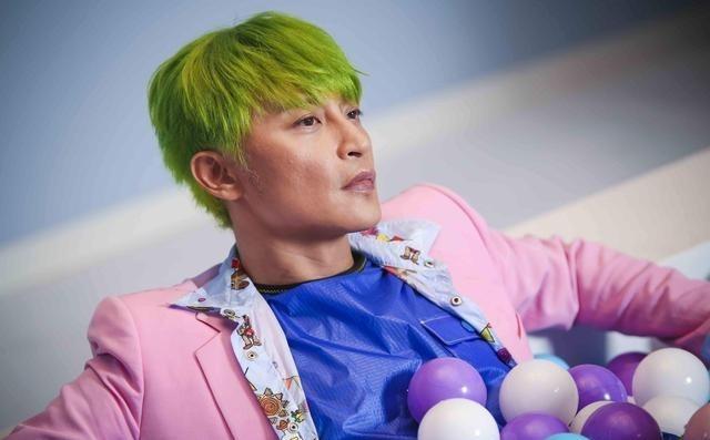 2018年，陈志朋在节目中被主持人问到：“你和苏有朋、吴奇隆是微信好友吗？”陈