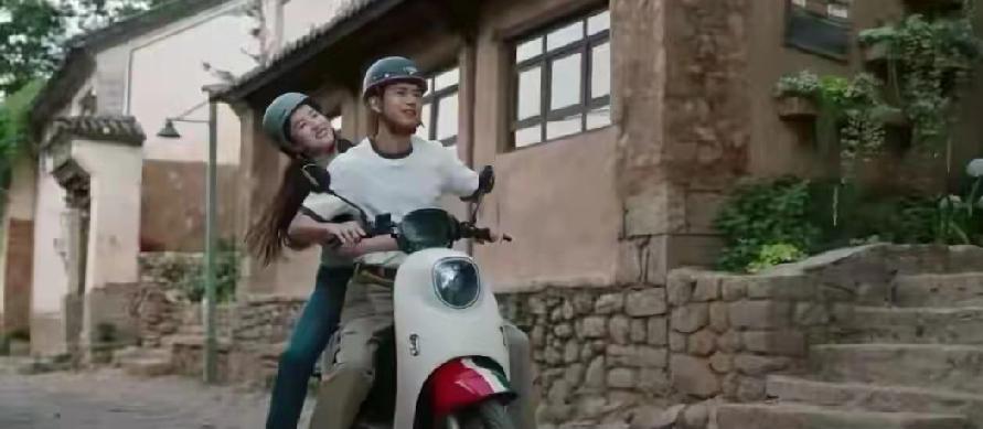 电动车新规力度空前！25公里的速度直接被限制死，3亿"电驴党"是不是要犯