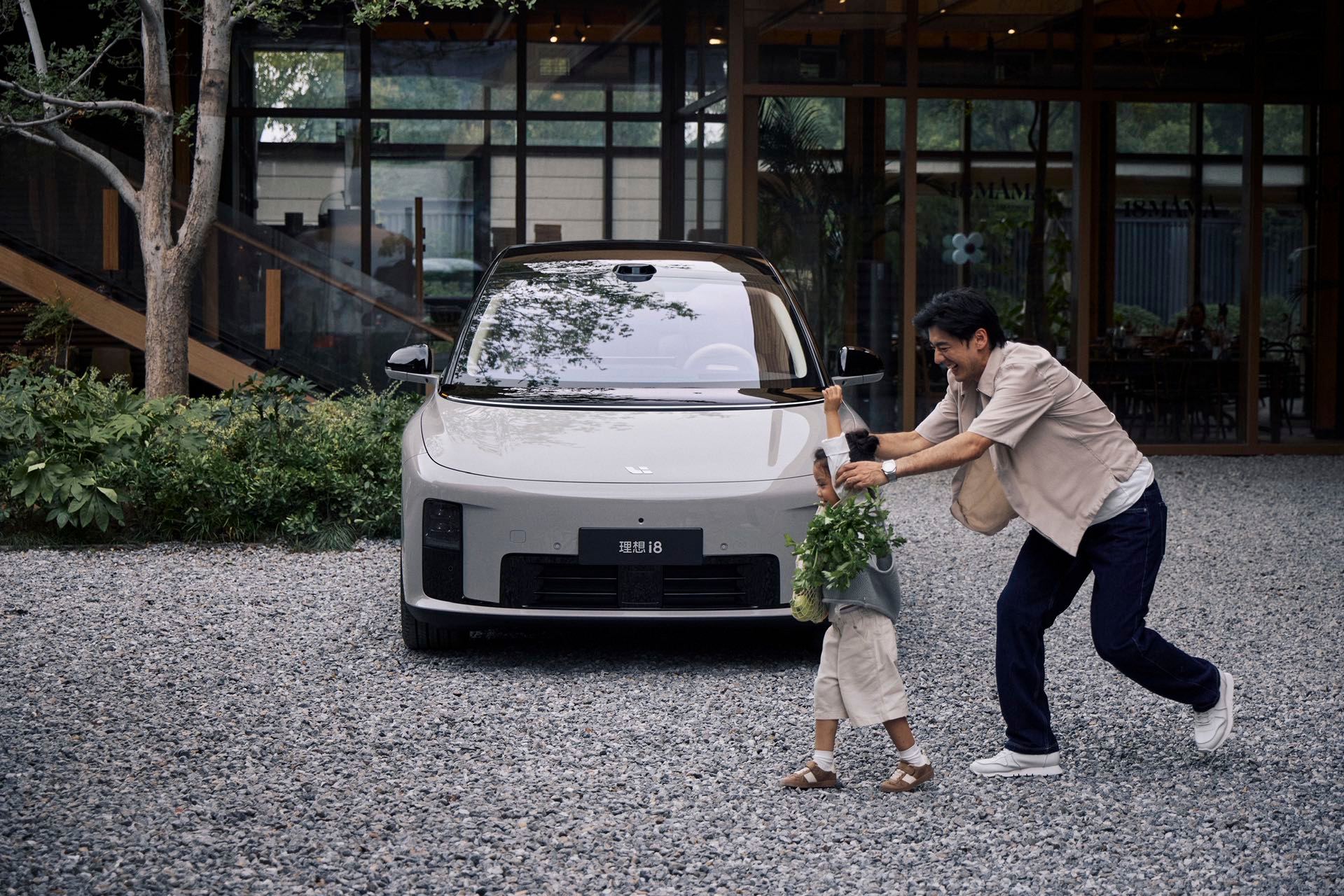 理想i8发布会定档7月29日李想说了，理想i8要做到尺寸同级最小，空间同级最大，