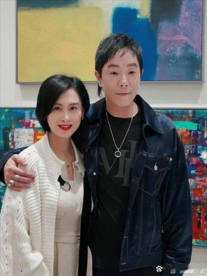 朱茵的老公黄贯中现在怎么这模样了。。。。