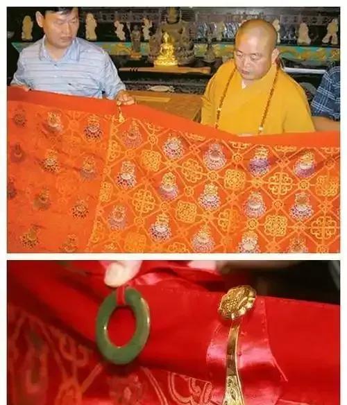 以前就有人说过这个老和尚迟早会出问题，现在果真应验了！你看他看袈裟的那个眼神，那