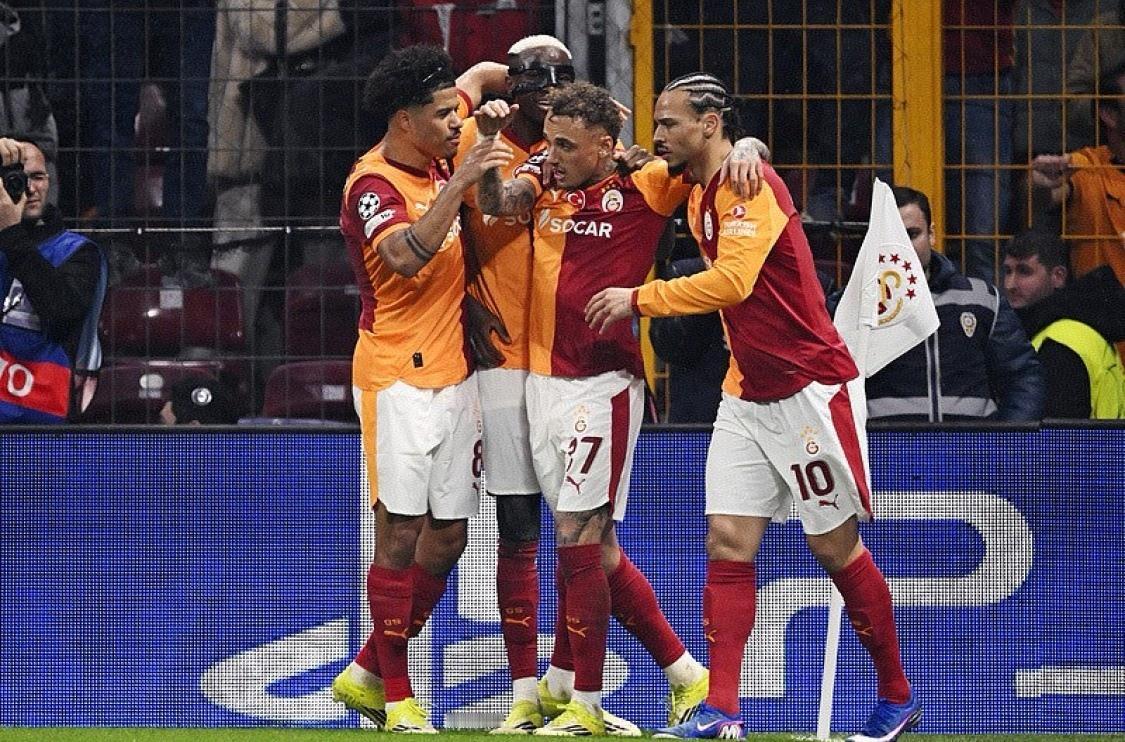 这你敢信？随着在欧冠淘汰赛附加赛首回合的比赛中，十人尤文2-5不敌加拉塔萨雷，亚