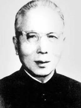 1968年10月，张铁生从兴城县初中毕业后，来到本县白塔公社枣山大队插队落户。凭