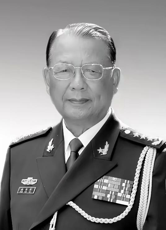 1953年，彭德怀把27岁的翻译赵南起叫到跟前："仗打完了，你拍胸脯说句实话，留