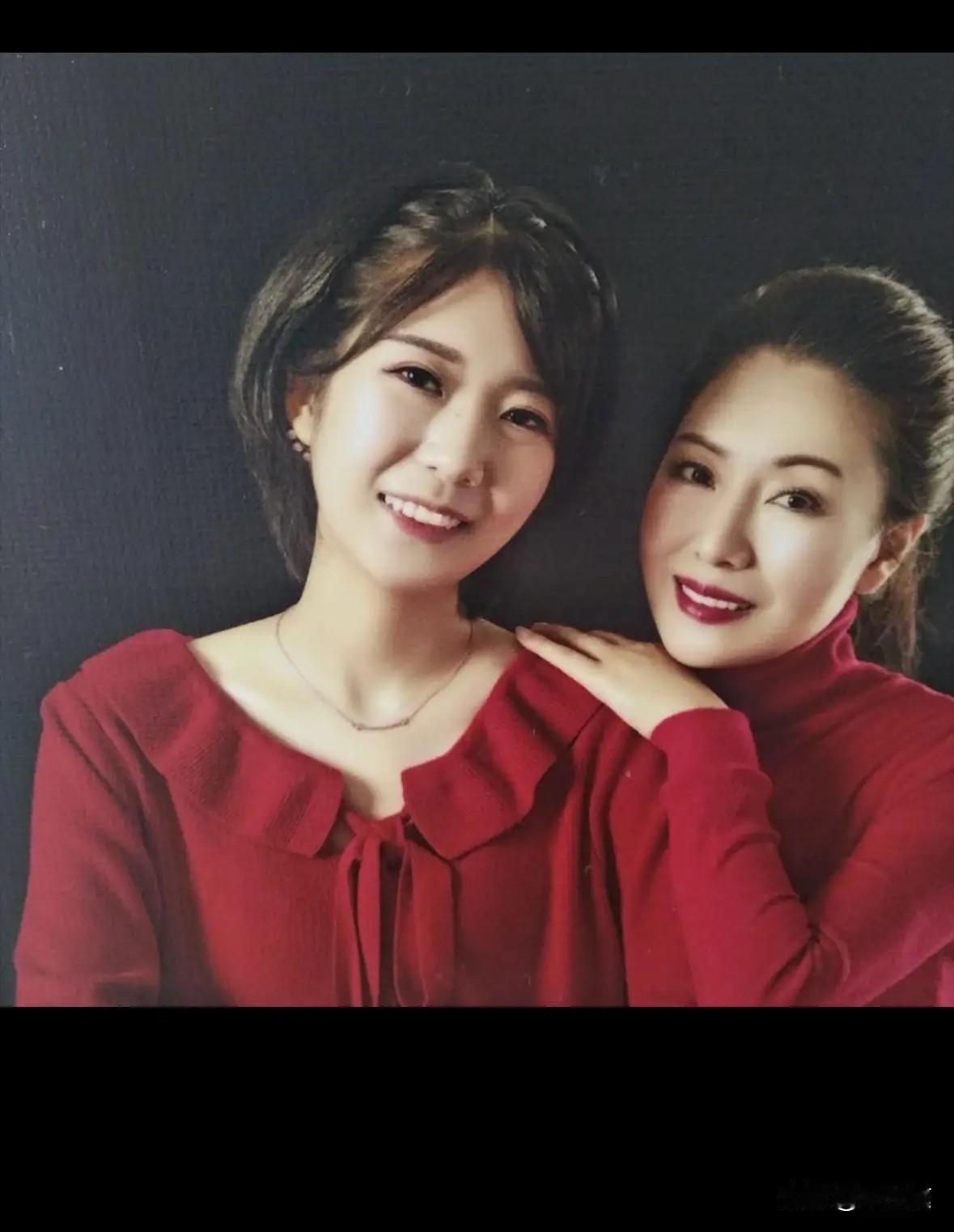 成都紫雅被杀害后，最令人意外的一点是：居然有人入室偷走了她的电脑！她的母亲已经够