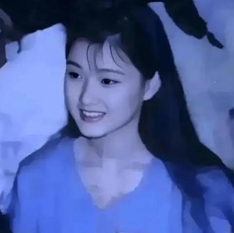 1996年，宋祖英亲手把18岁小保姆送进了监狱，一判就是12年，而这个保姆还是自