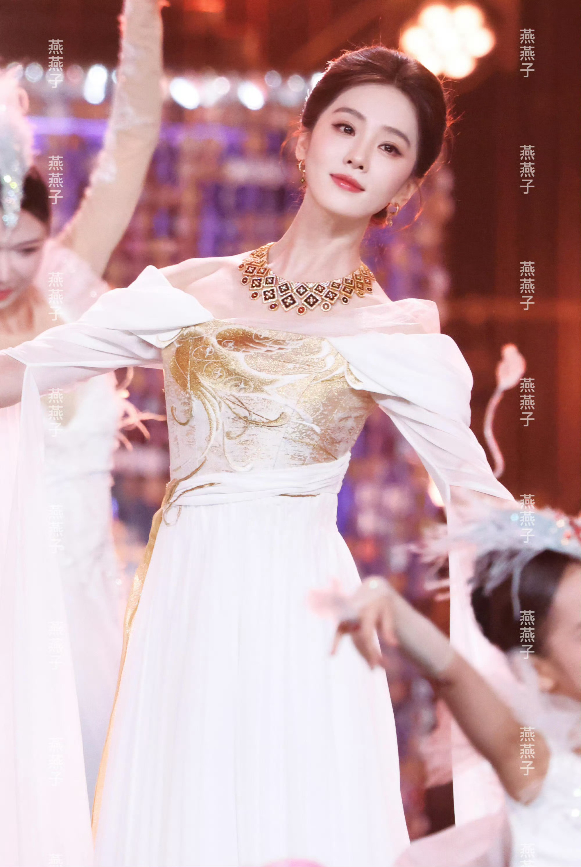 网友分析刘诗诗为什么被官方认可，获「天坛女神」，评价整体还是很贴切的，当然除了提