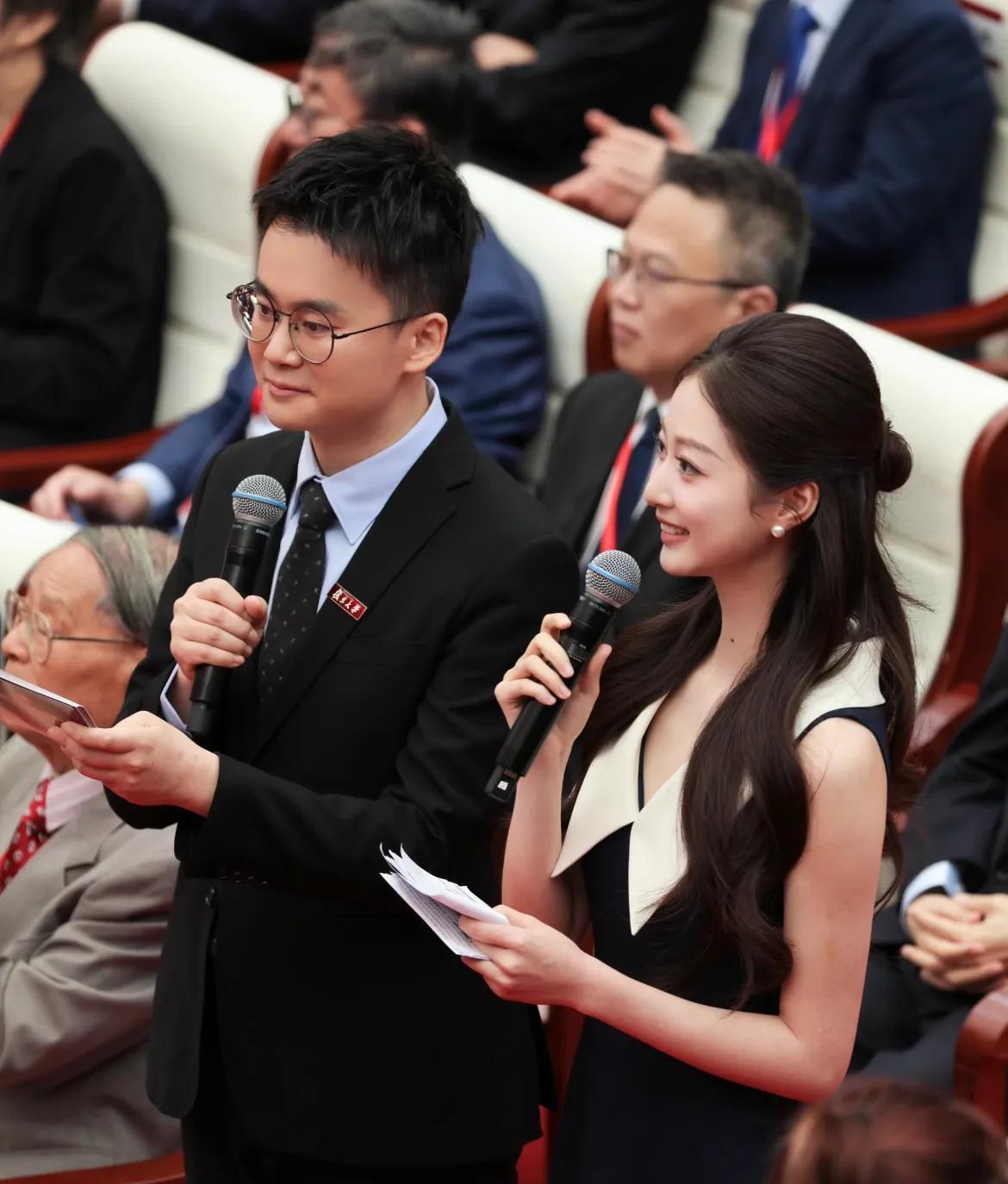 26岁冯琳闪耀复旦校庆，毕业半年落户上海，或成东方卫视新“一姐”26岁的冯琳，