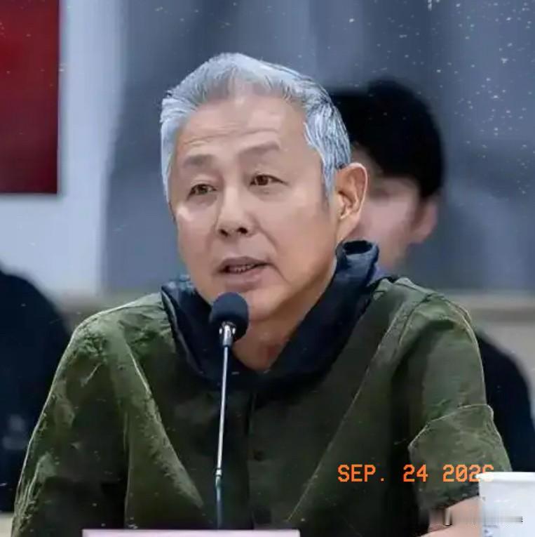 陈道明这番话，听着扎耳，细想句句在理。身边真有那种刚退休就“放飞自我”的，