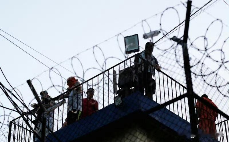 危地马拉监狱暴乱！黑帮攻占3座监狱，挟持46人与军警对峙危地马拉爆发严重安