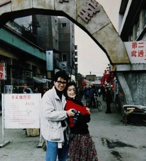 从来就没有什么东西可以天长地久。1992年，林青霞在长春拍戏的时候，还和秦汉