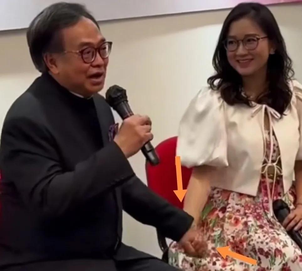 大喜！卢伟国牵手粤剧花旦正式宣布两人十月将举办婚礼。祝贺祝贺[玫瑰][玫瑰][玫