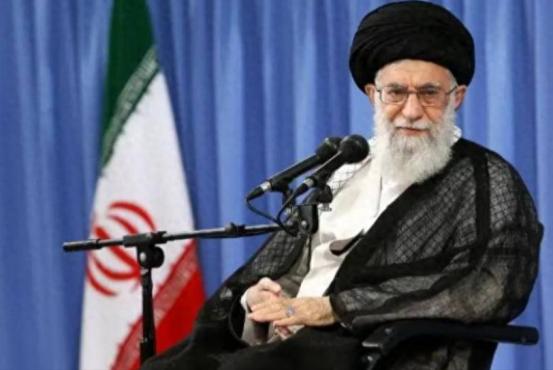 伊朗发布击沉航母视频，要把林肯号劈成两半，特朗普碰上硬茬了 1月26日