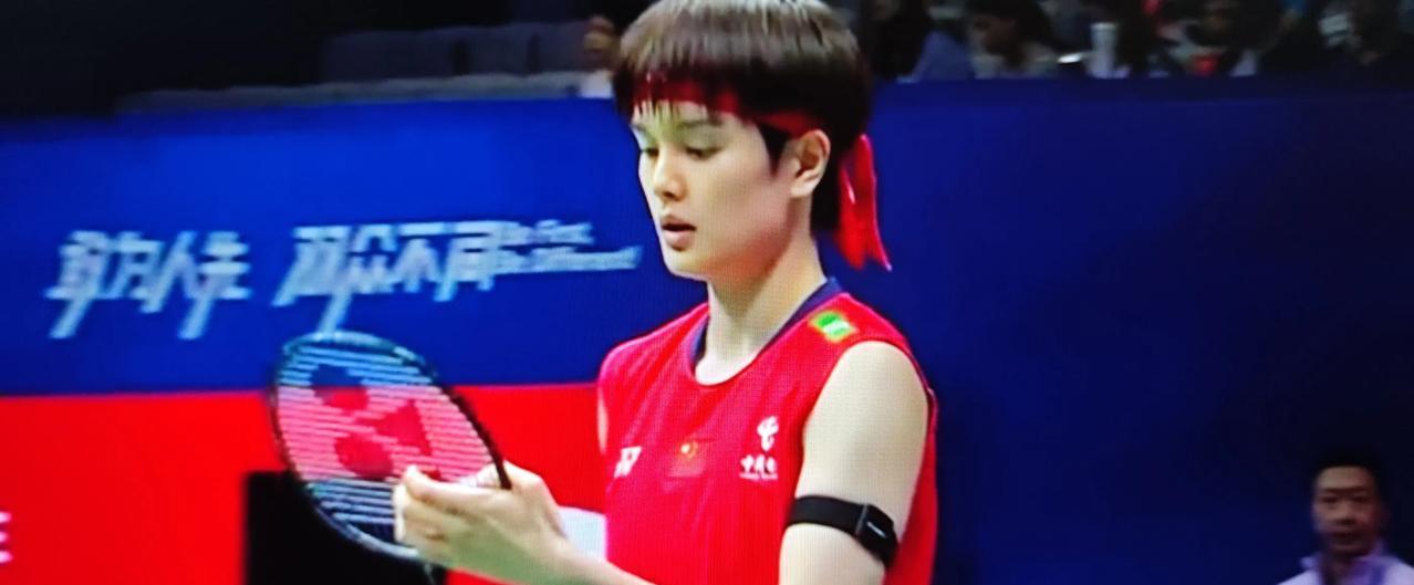 中国羽毛球大师赛女单比赛，王祉怡对阵韩国选手金佳恩。前两局，金佳恩开局