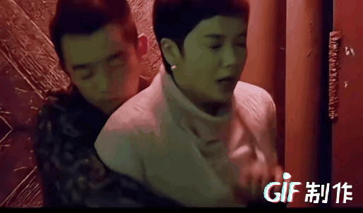 蒋雯丽1966年出生，今年61岁，俨然一个花甲之年的老太太了。郑凯1986年出